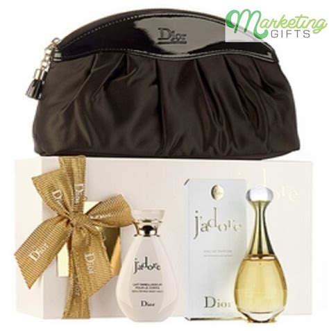 dior makeup bag free gift.